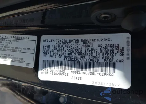 2002 Toyota Camry Le z USA, uszkodzony, nr VIN 4T1BE32K72U110285